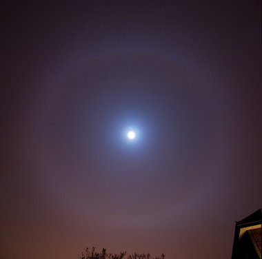Moon 041127 Halo