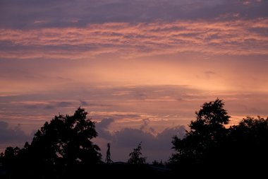 Clouds 040609 2117B